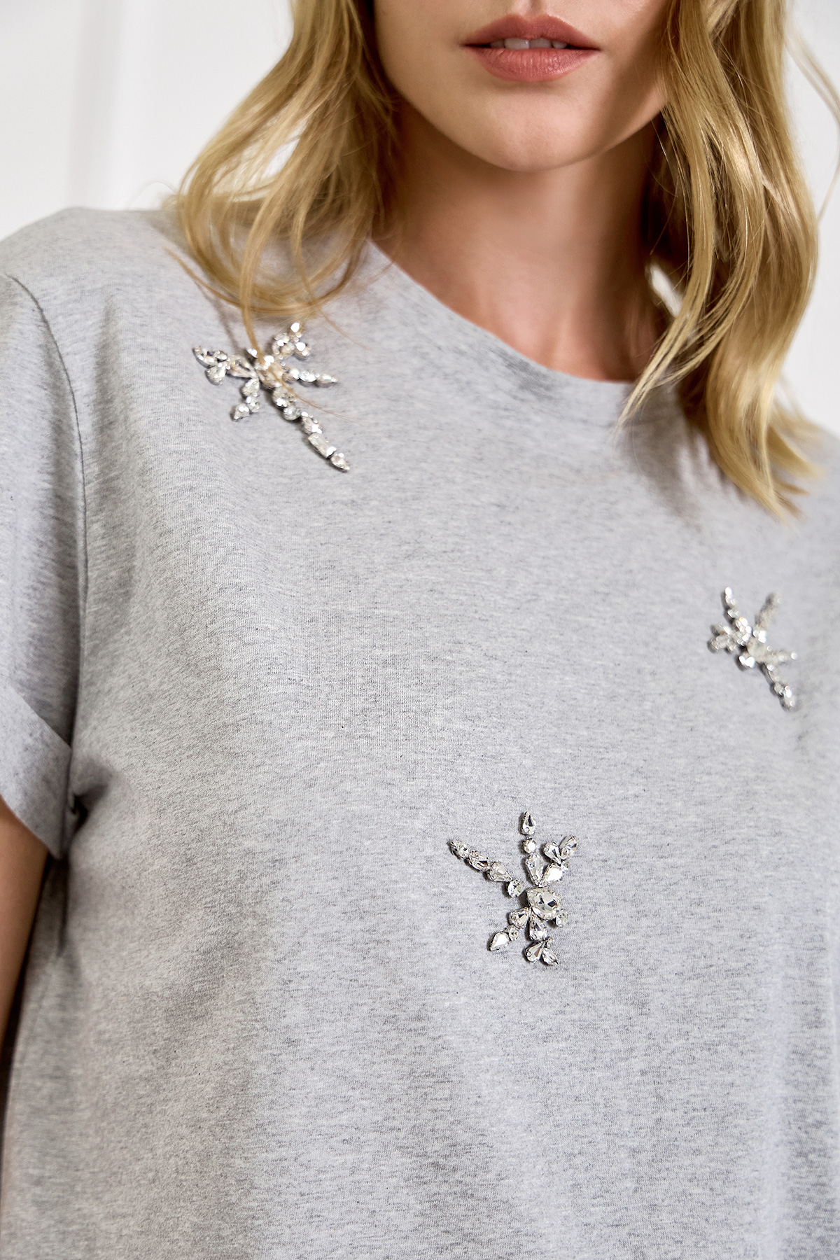 T-Shirt με Κέντημα