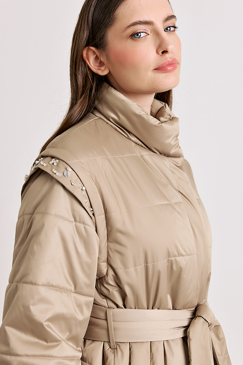 JACKET WITH DETACHABLE SLEEVES