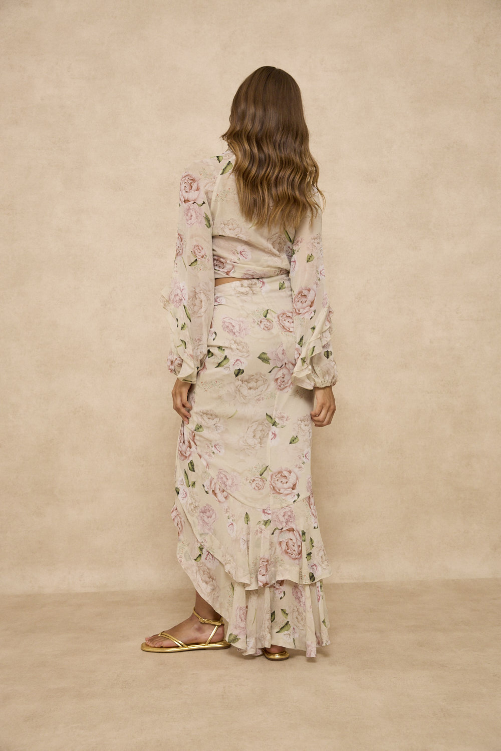 SKIRT WITH RUFFLE DETAIL IN FRONT