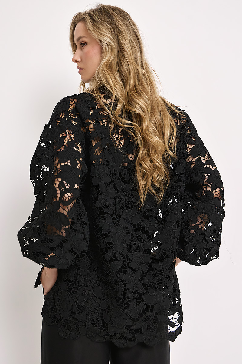 LACE BLOUSE