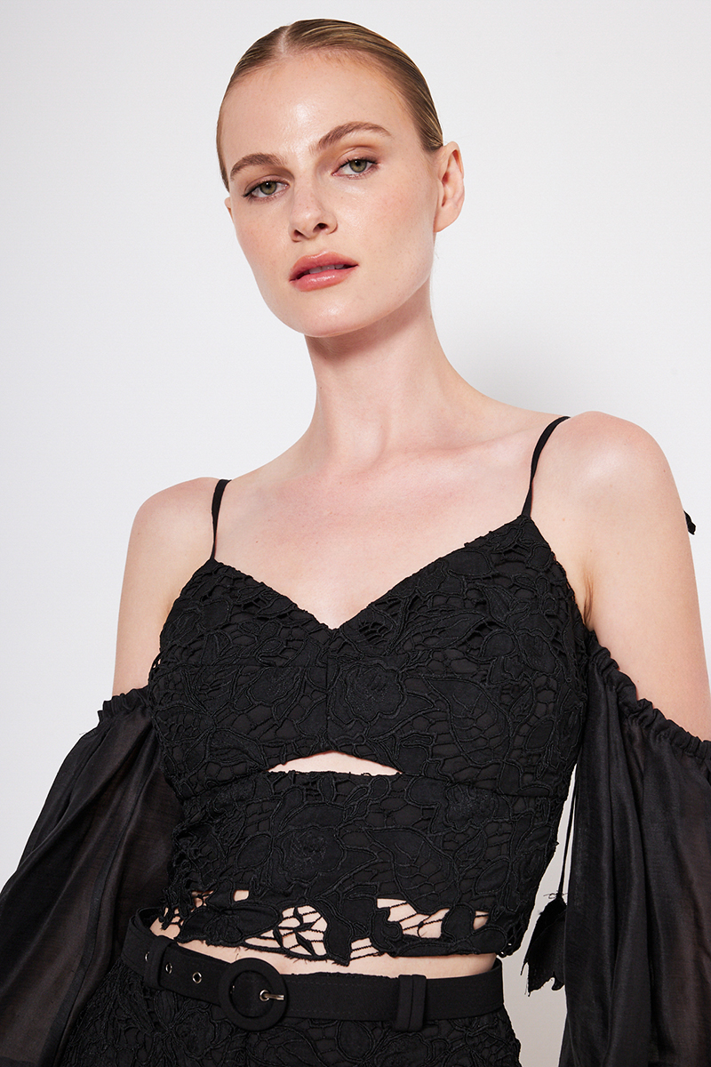 LACE TOP WITH DETACHABLE SLEEVES