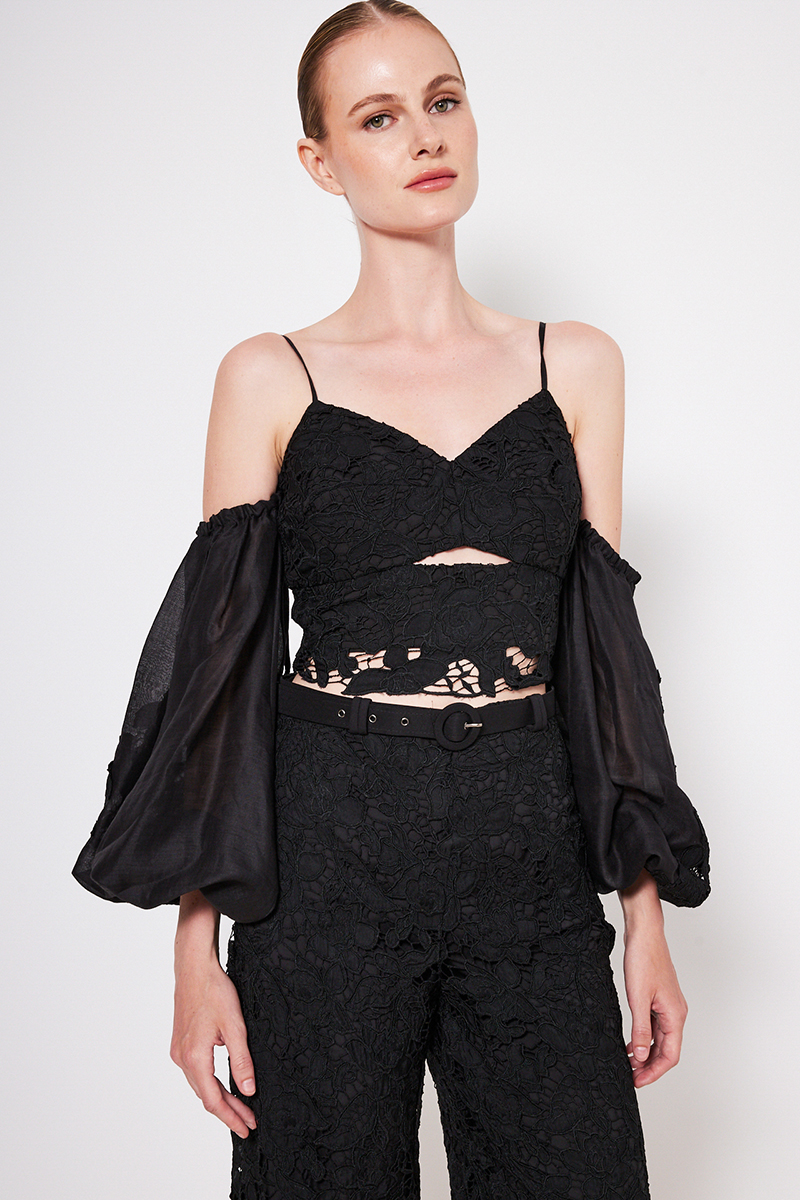 LACE TOP WITH DETACHABLE SLEEVES