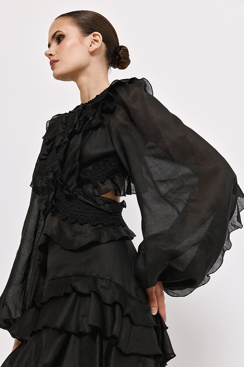 BLOUSE WITH EMBROIDERY AND OPEN BACK