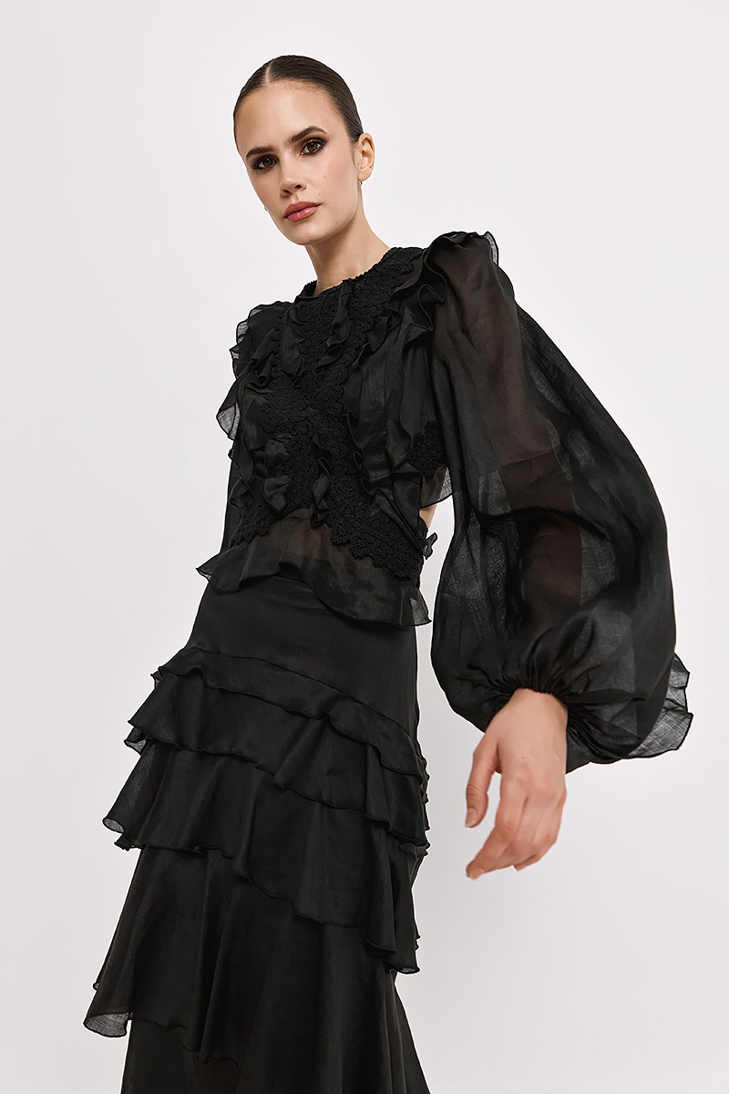 BLOUSE WITH EMBROIDERY AND OPEN BACK