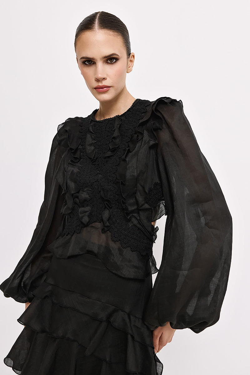 BLOUSE WITH EMBROIDERY AND OPEN BACK