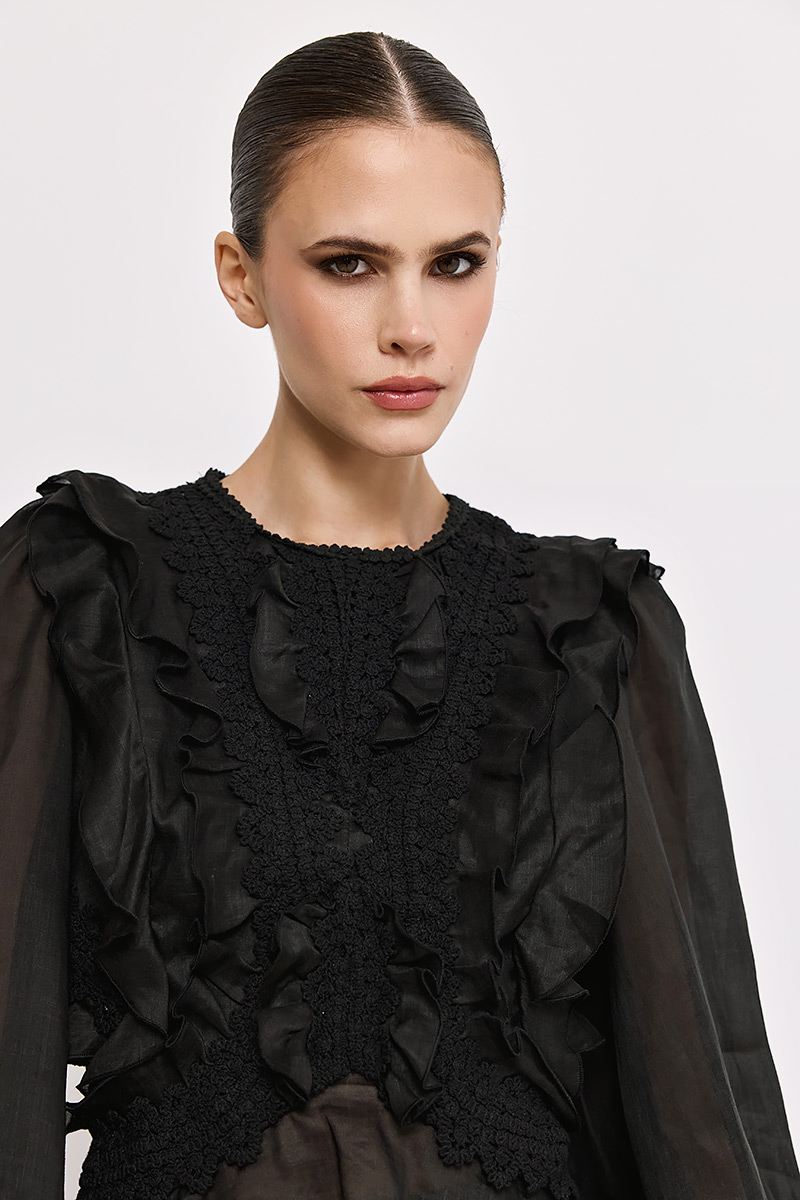 BLOUSE WITH EMBROIDERY AND OPEN BACK