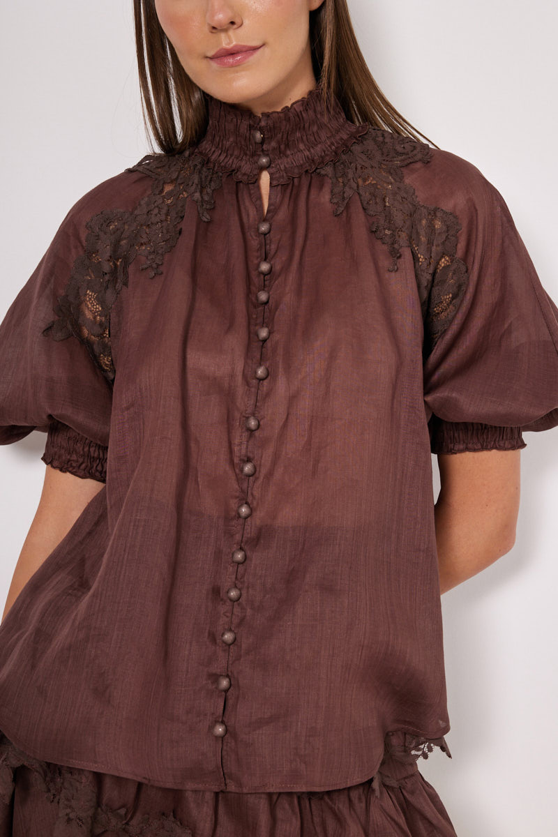 SHIRT IN A LOOSE FIT WITH BUTTONS AND EMBROIDERY