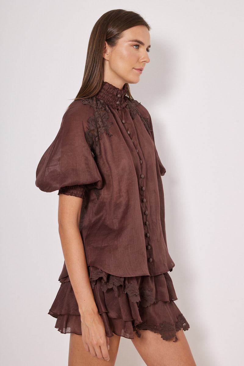 SHIRT IN A LOOSE FIT WITH BUTTONS AND EMBROIDERY
