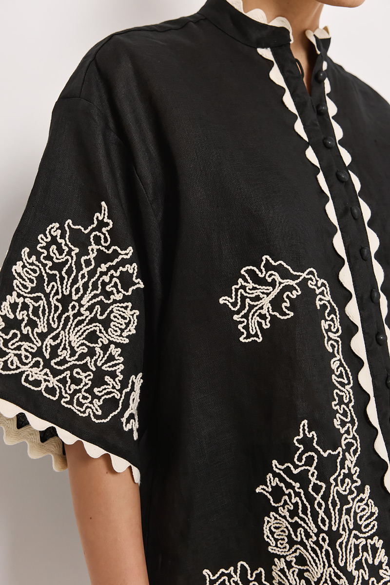 SHIRT WITH EMBROIDERY DETAILS