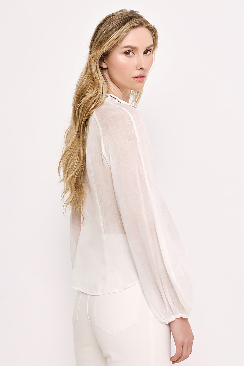 SHIRT WITH EMBROIDERED DETAILS ON THE NECKLINE
