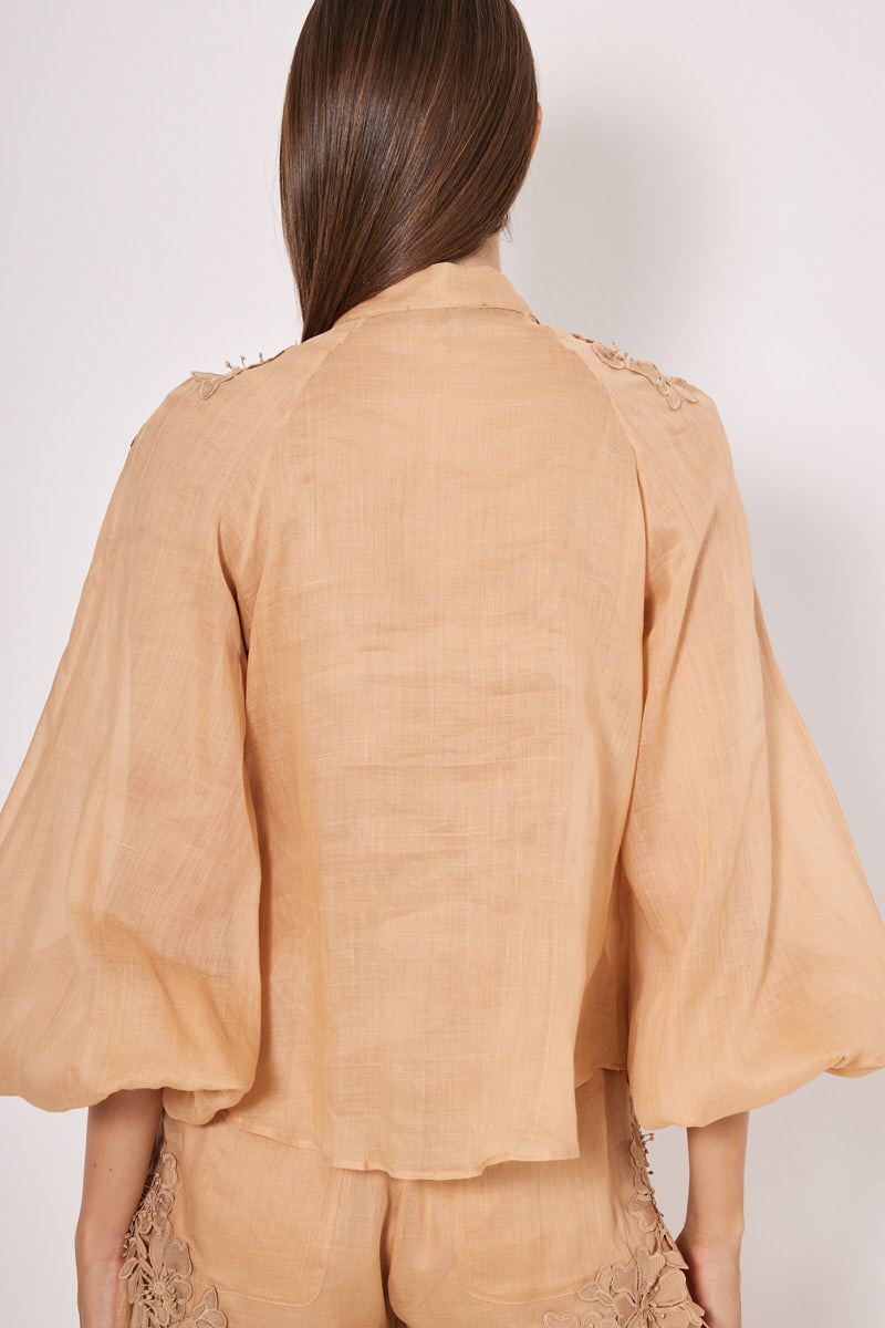 SHIRT IN A LOOSE FIT WITH EMBROIDERY