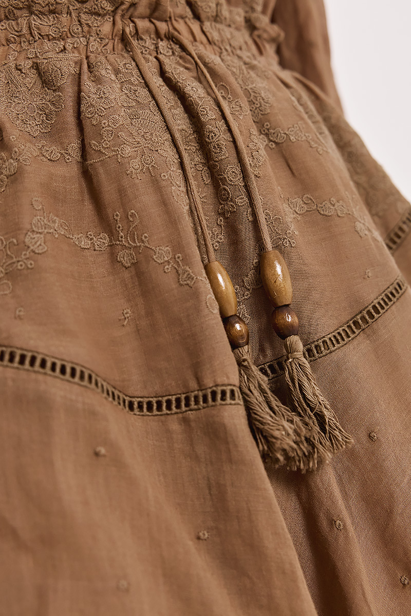 LINEN SKORT WITH EMBROIDERY