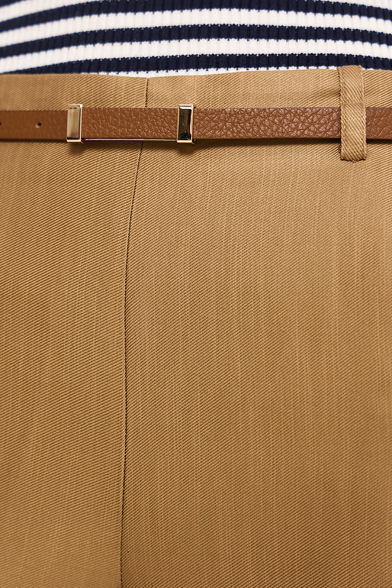 TROUSERS IN A STRAIGHT CUT