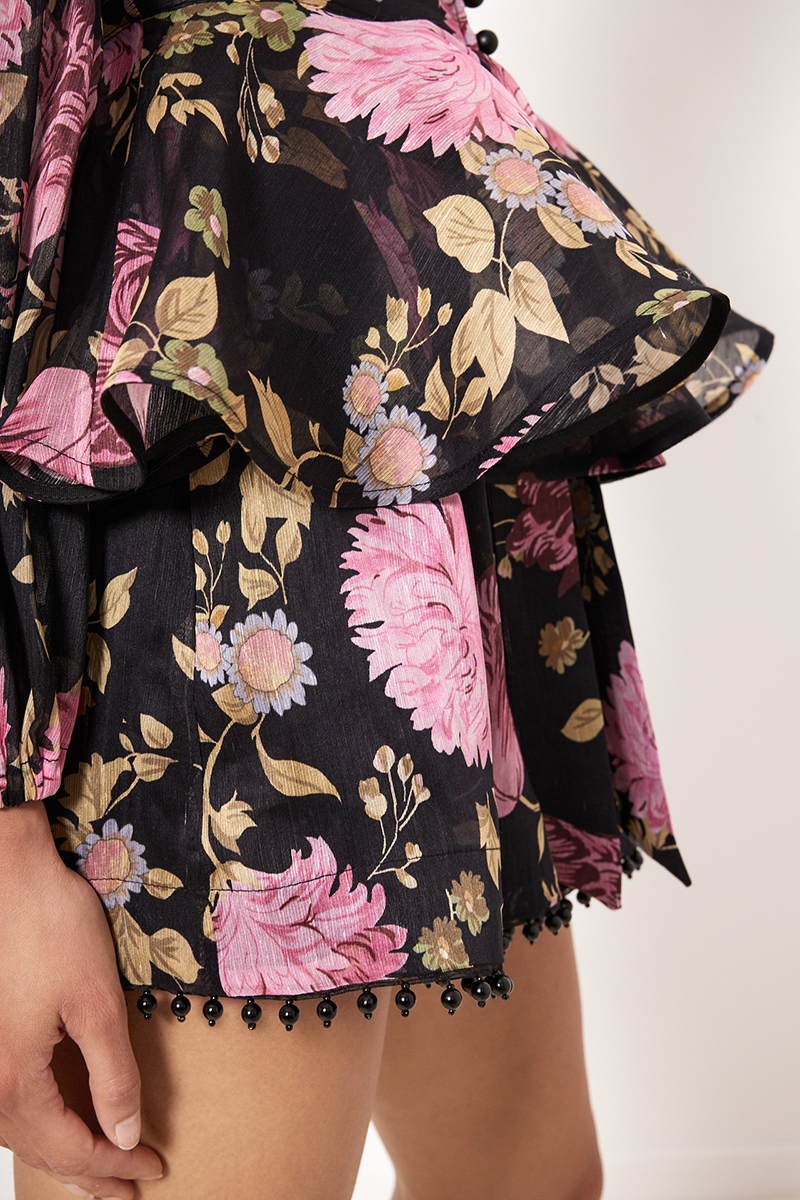SHORTS WITH EMBROIDERED PEARLS AT THE HEM