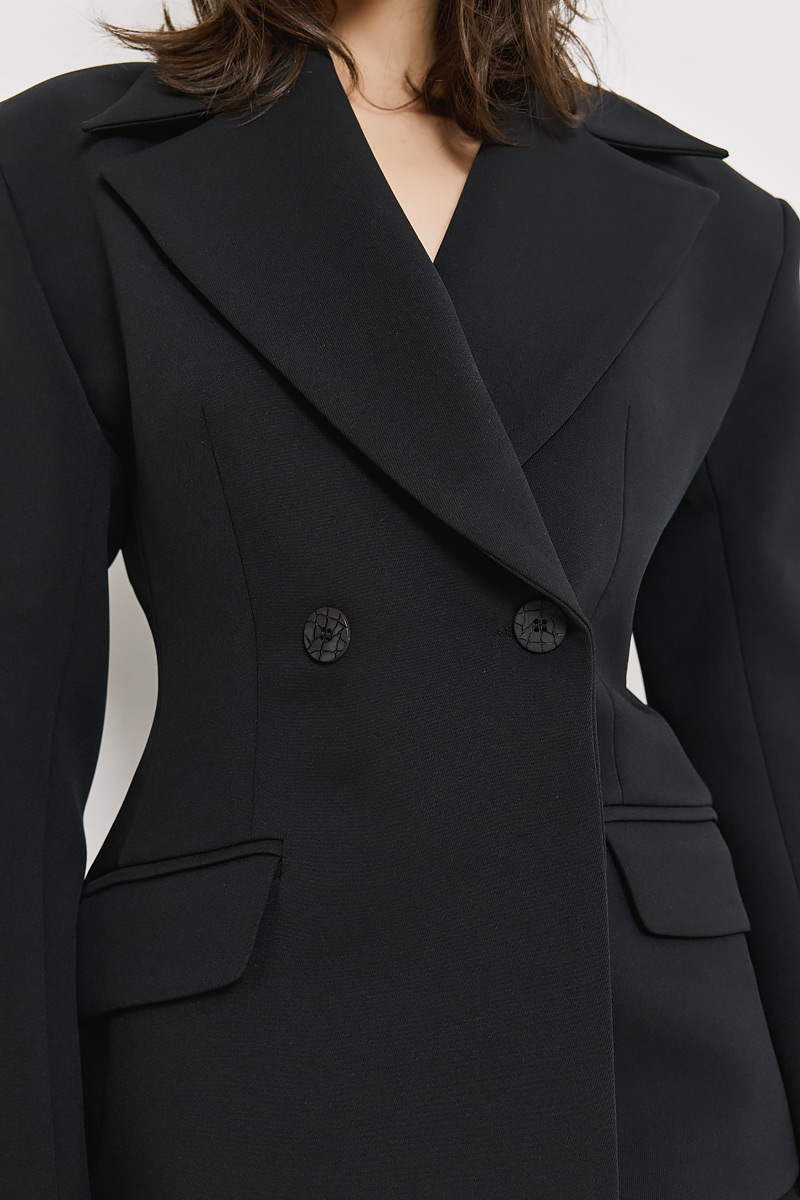 BLAZER IN A SLIM FIT