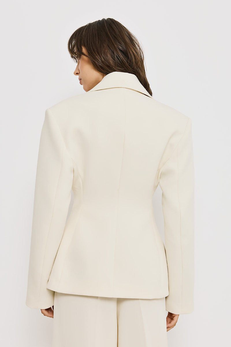 BLAZER IN A SLIM FIT