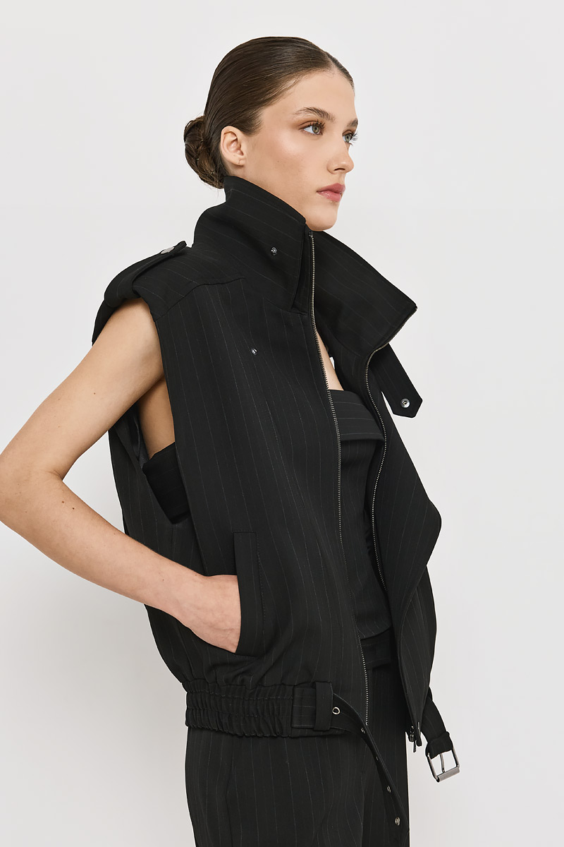 SLEEVELESS JACKET