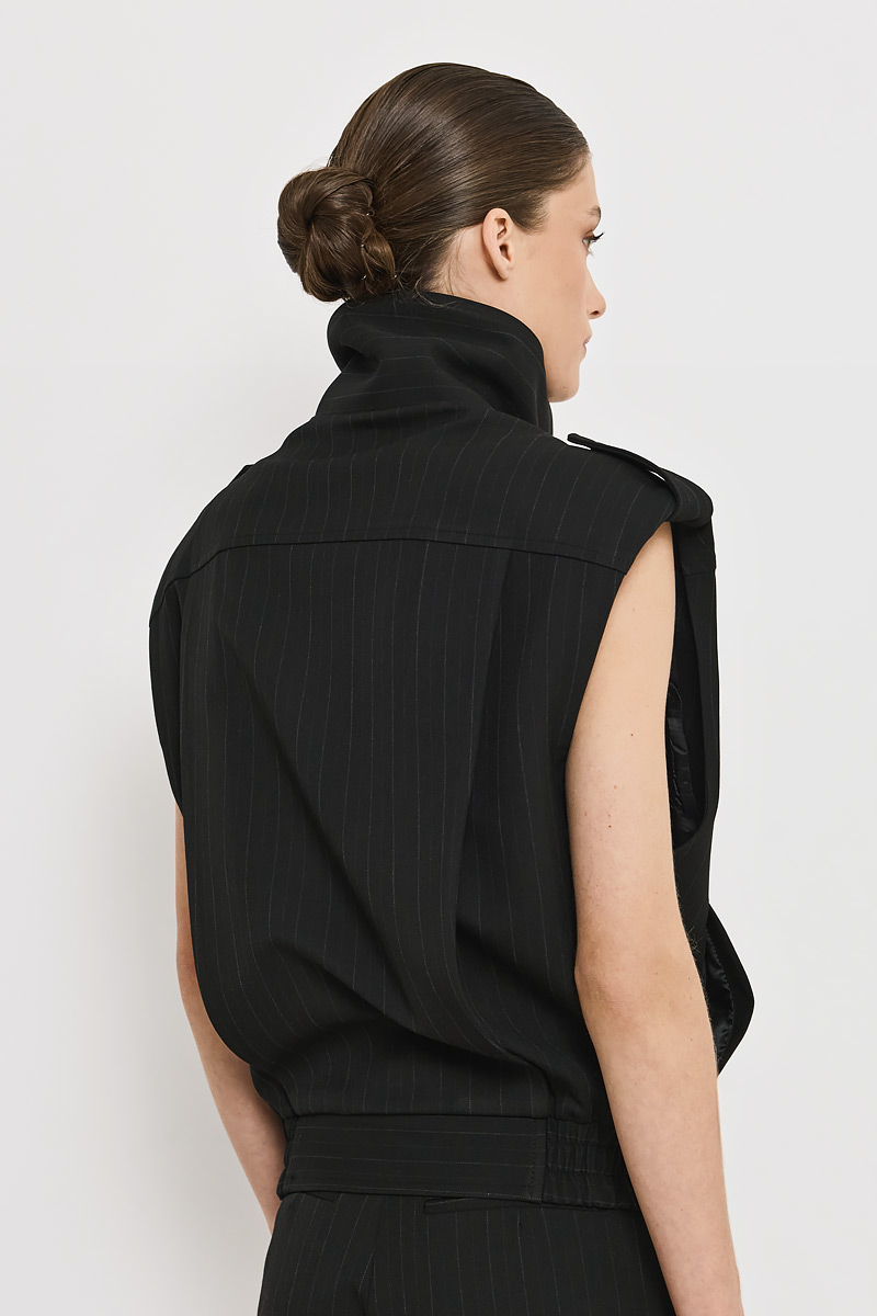 SLEEVELESS JACKET