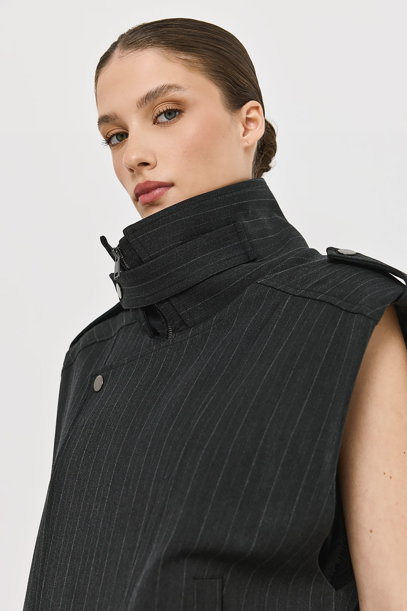 SLEEVELESS JACKET