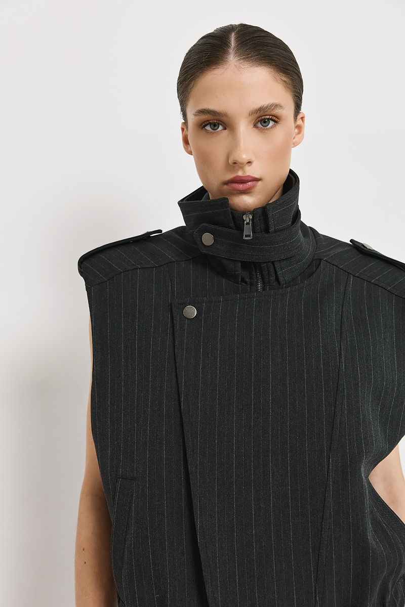 SLEEVELESS JACKET