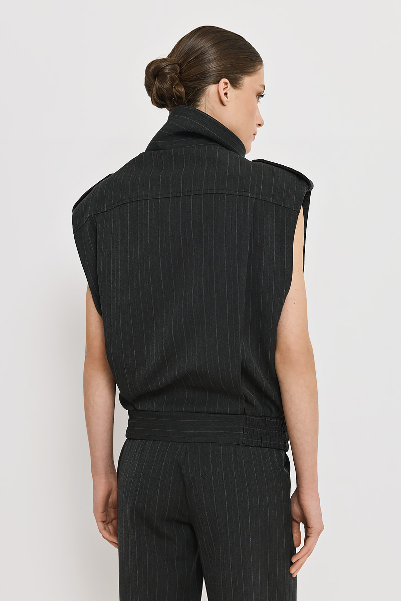 SLEEVELESS JACKET