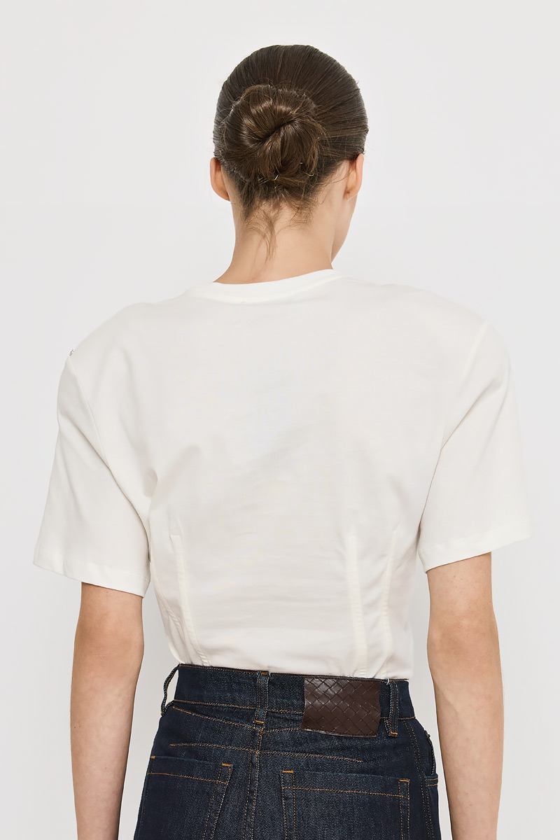 T-SHIRT ΣΕ ΕΦΑΡΜΟΣΤΗ ΓΡΑΜΜΗ