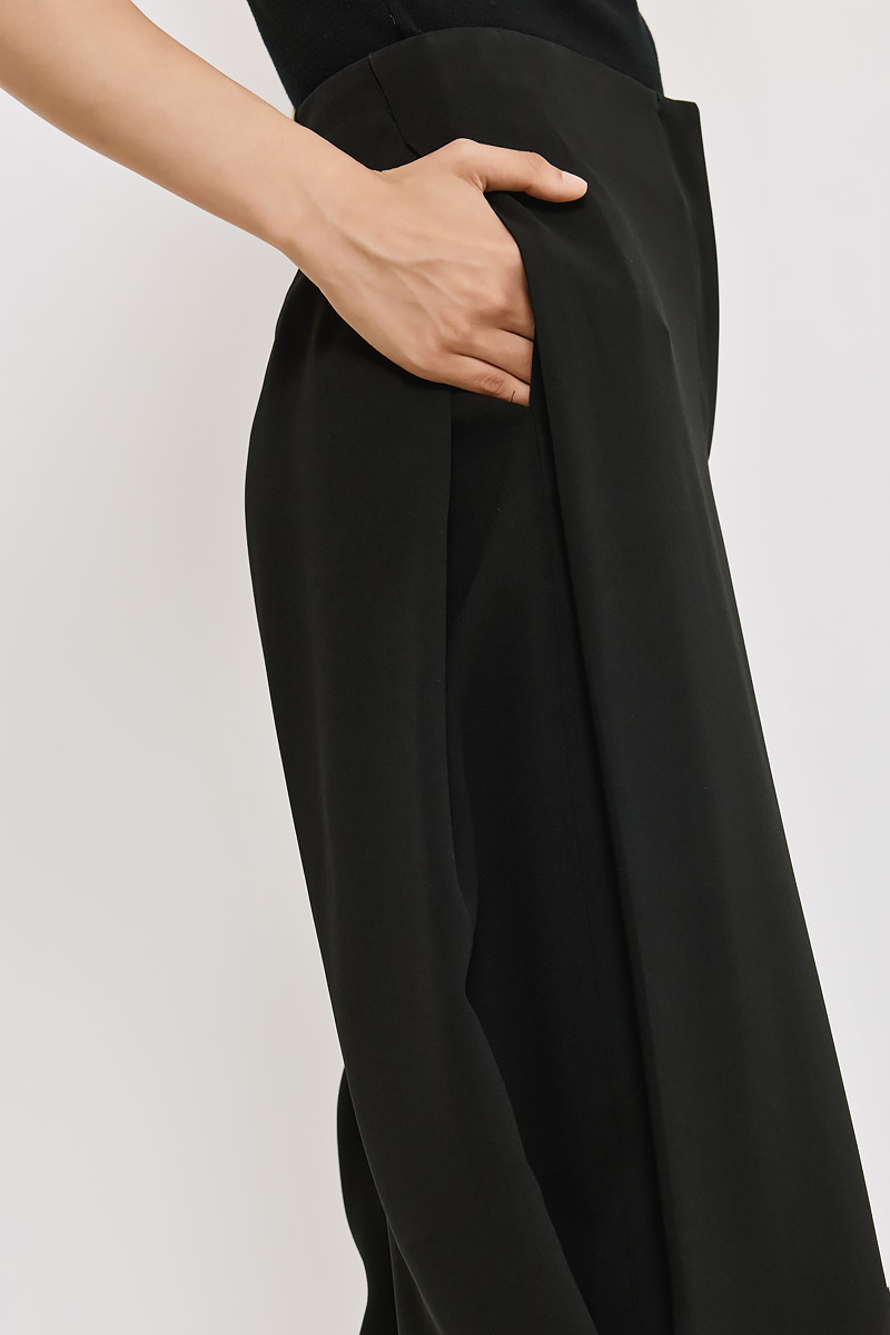 HIGH-WAISTED TROUSERS