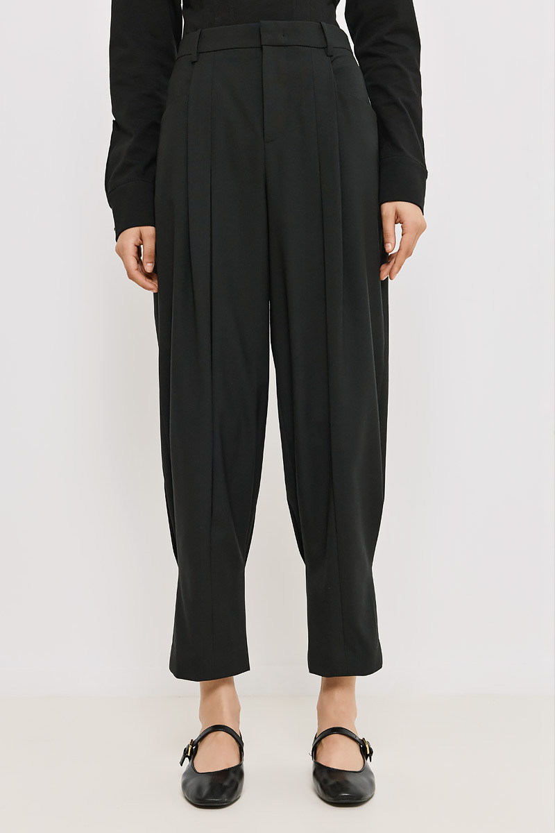 TROUSERS WITH PLEATS