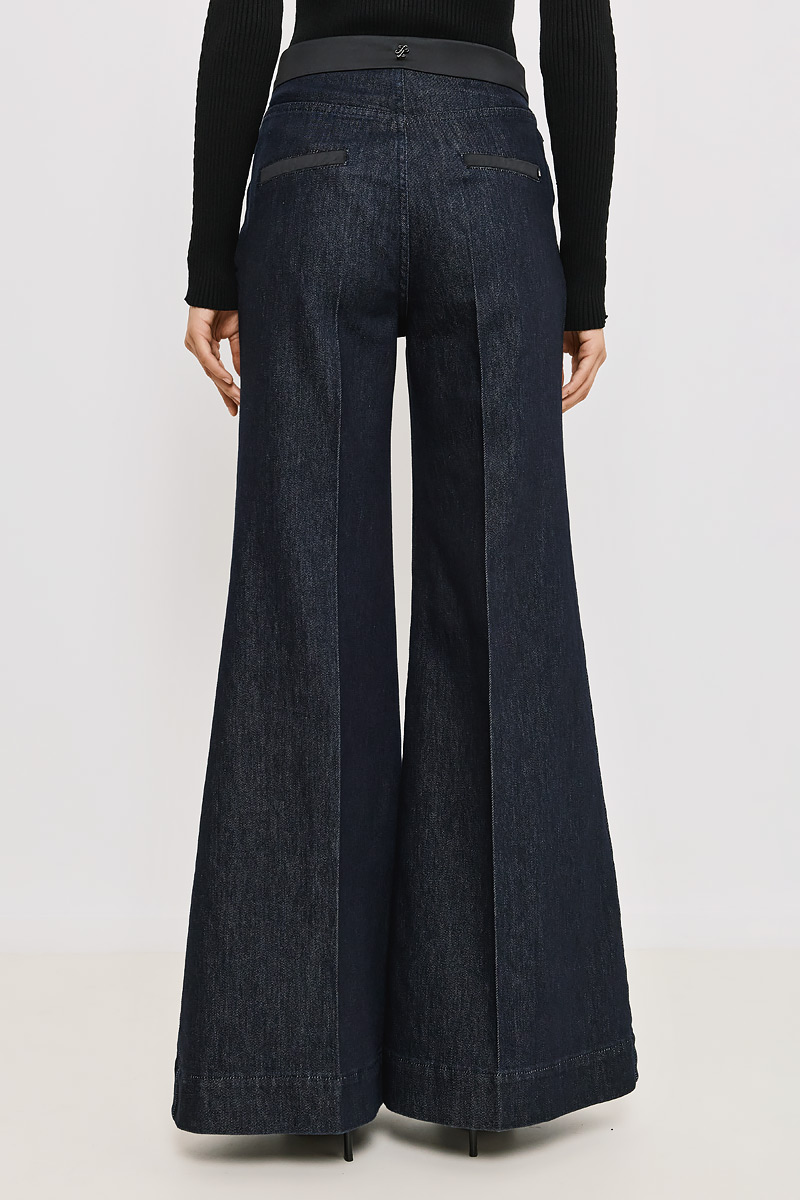 FLARE JEANS