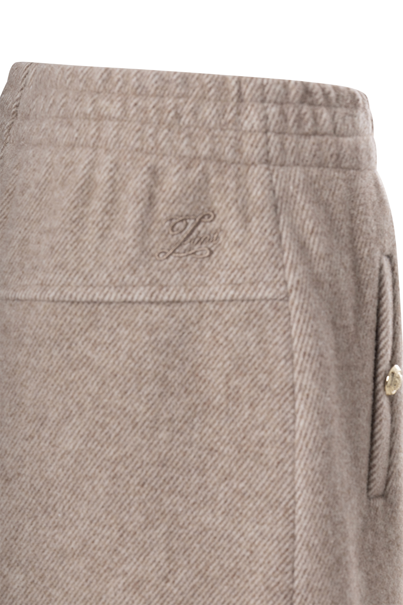 ΜΑΛΛΙΝΗ ΜΙΝΙ ΦΟΥΣΤΑ