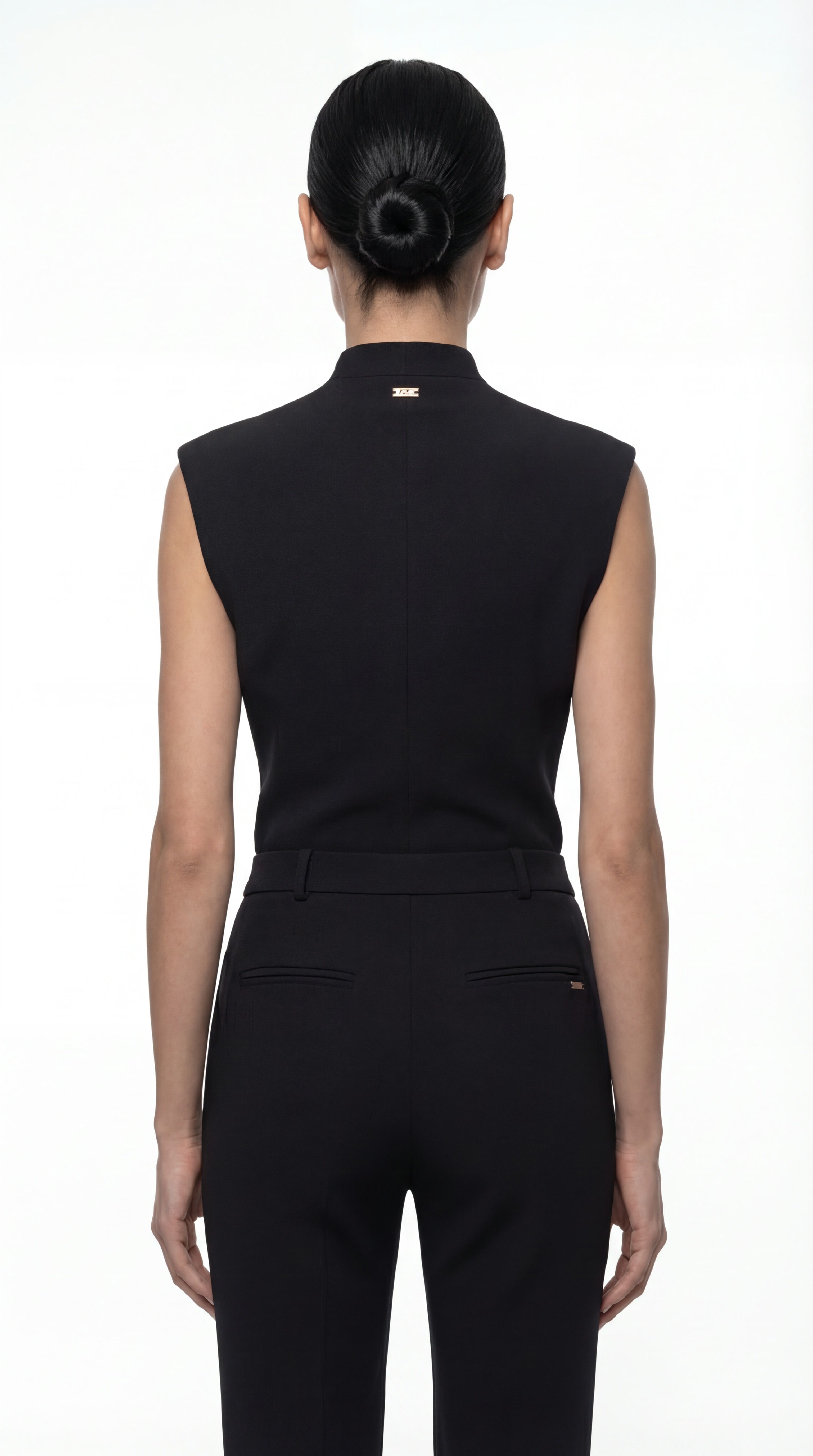 SLEEVELESS BLAZER