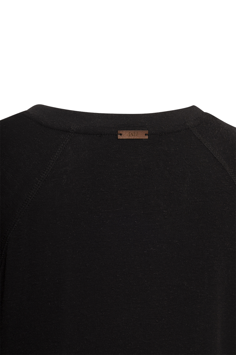 V-NECK T-SHIRT