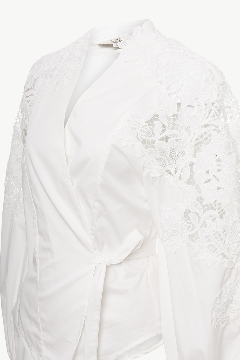 SHIRT WITH LACE DETAIL