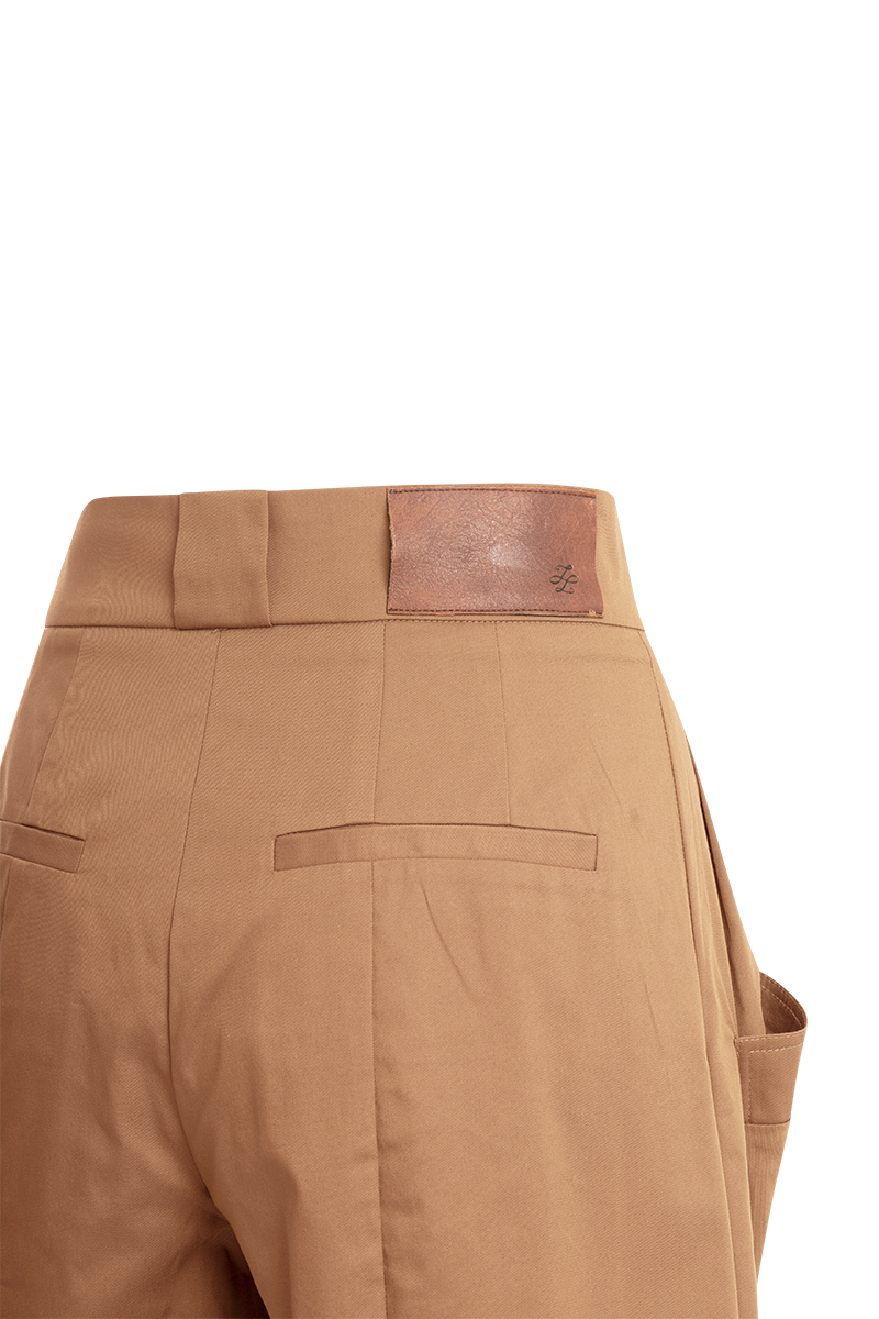 WIDE-LEG TROUSERS