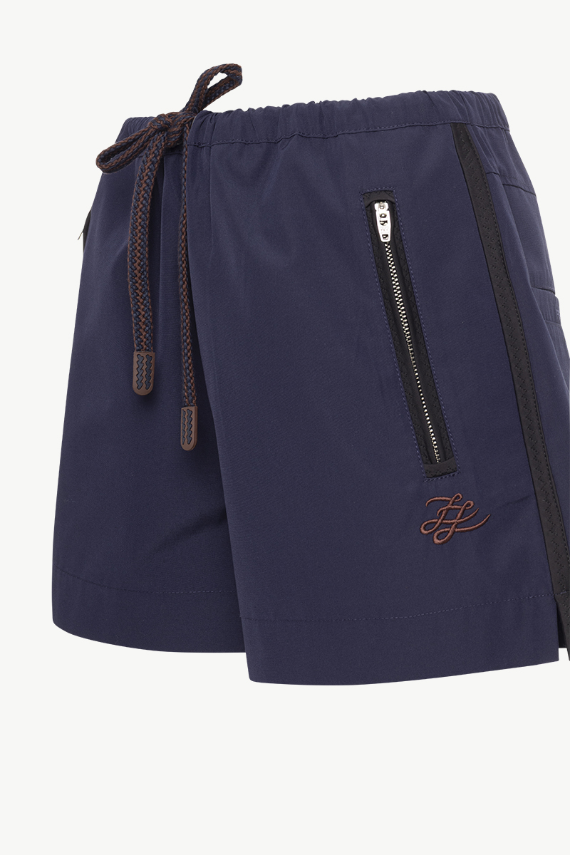 SHORTS WITH ELASTIC WAIST