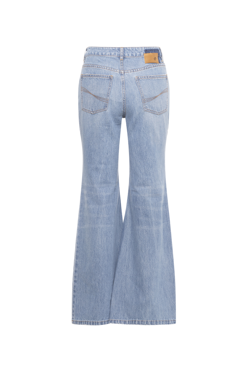 SEMI FLARE JEANS