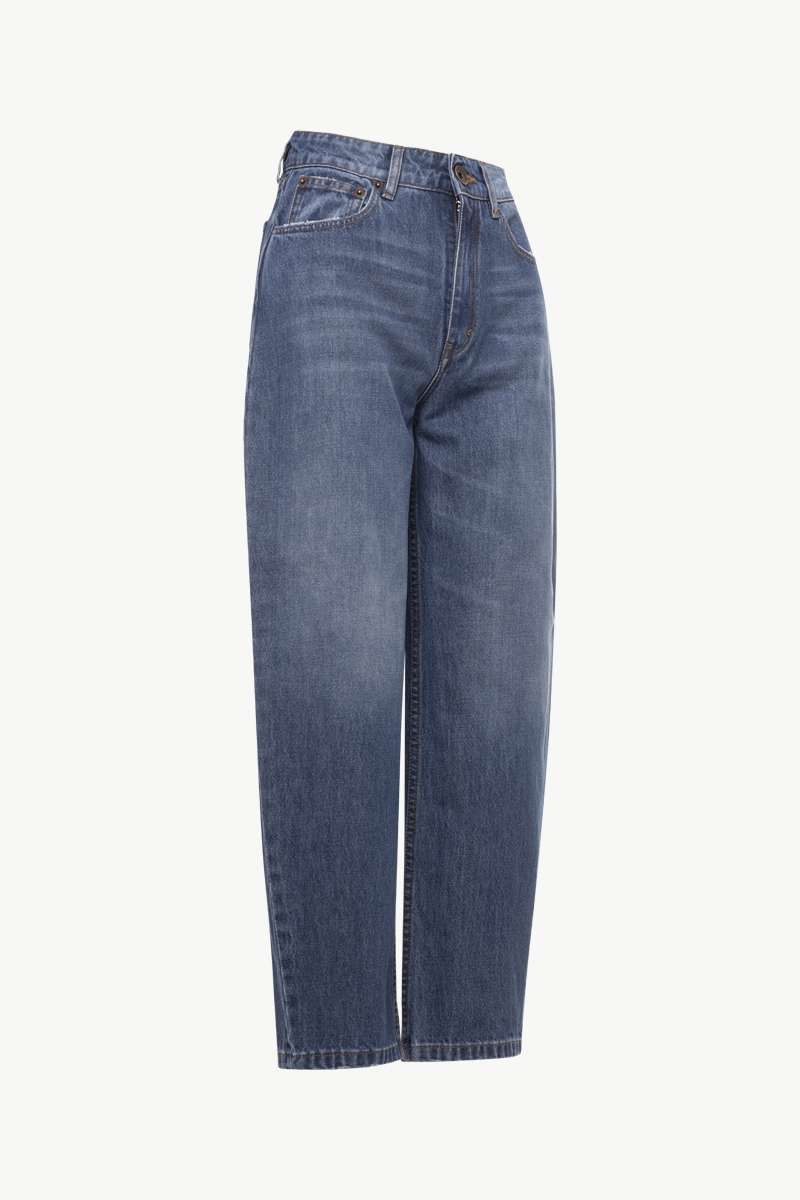 SEMI BARREL JEANS