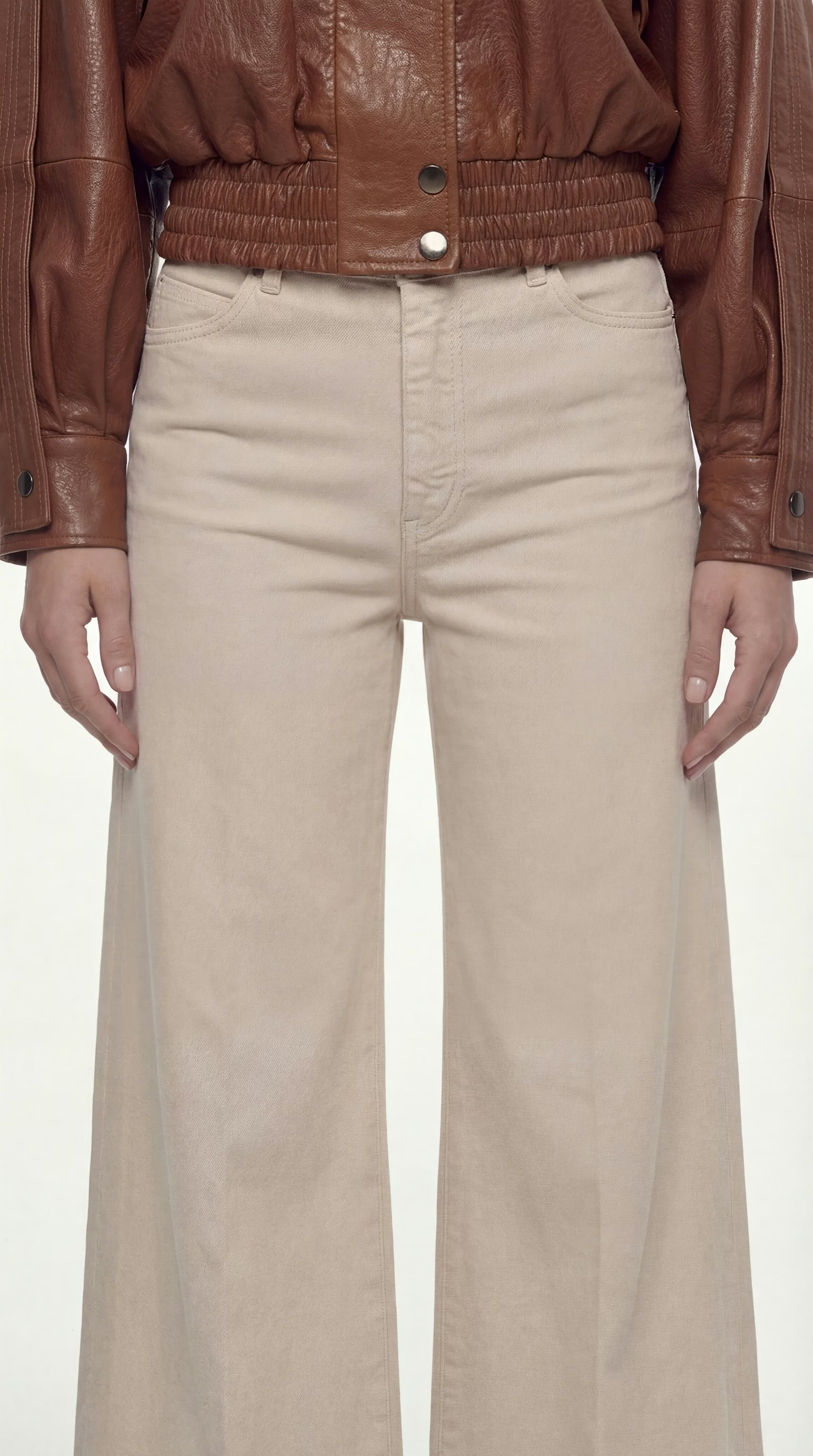 FLARED JEANS
