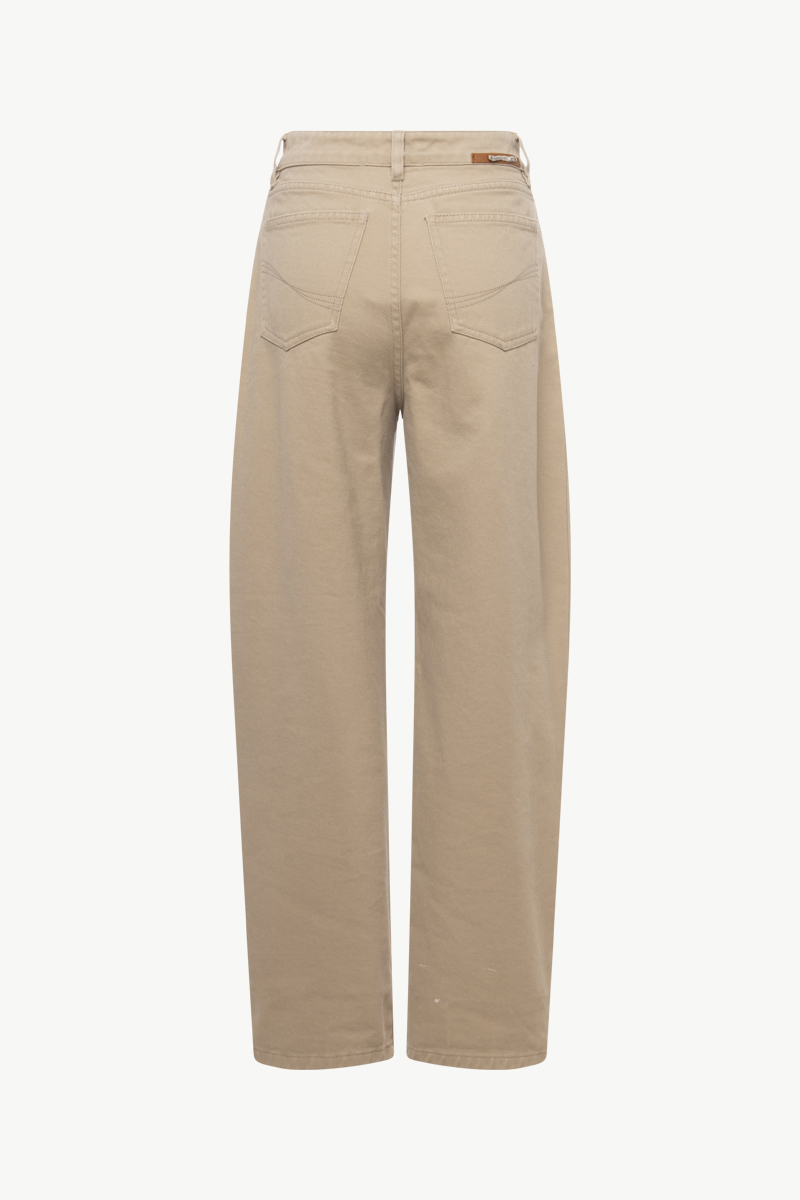 SEMI BARREL JEANS