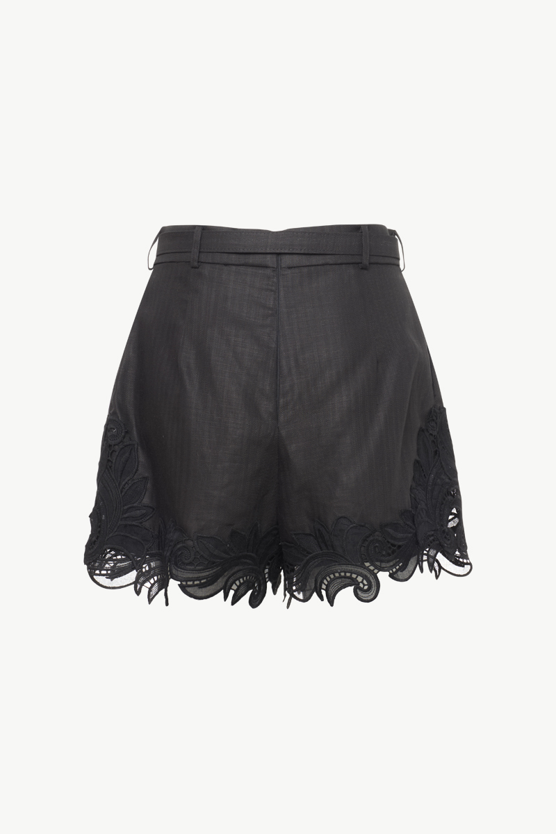 SHORTS WITH BELT