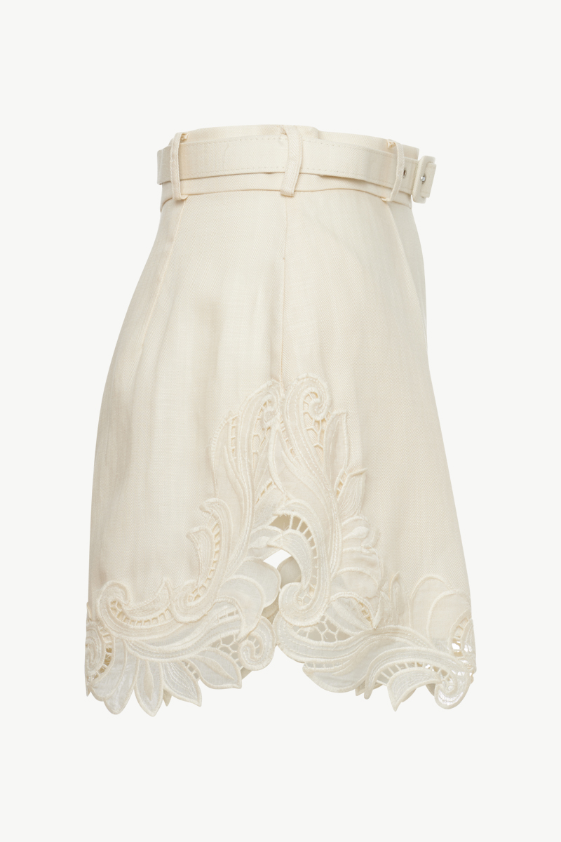 SHORTS WITH BELT