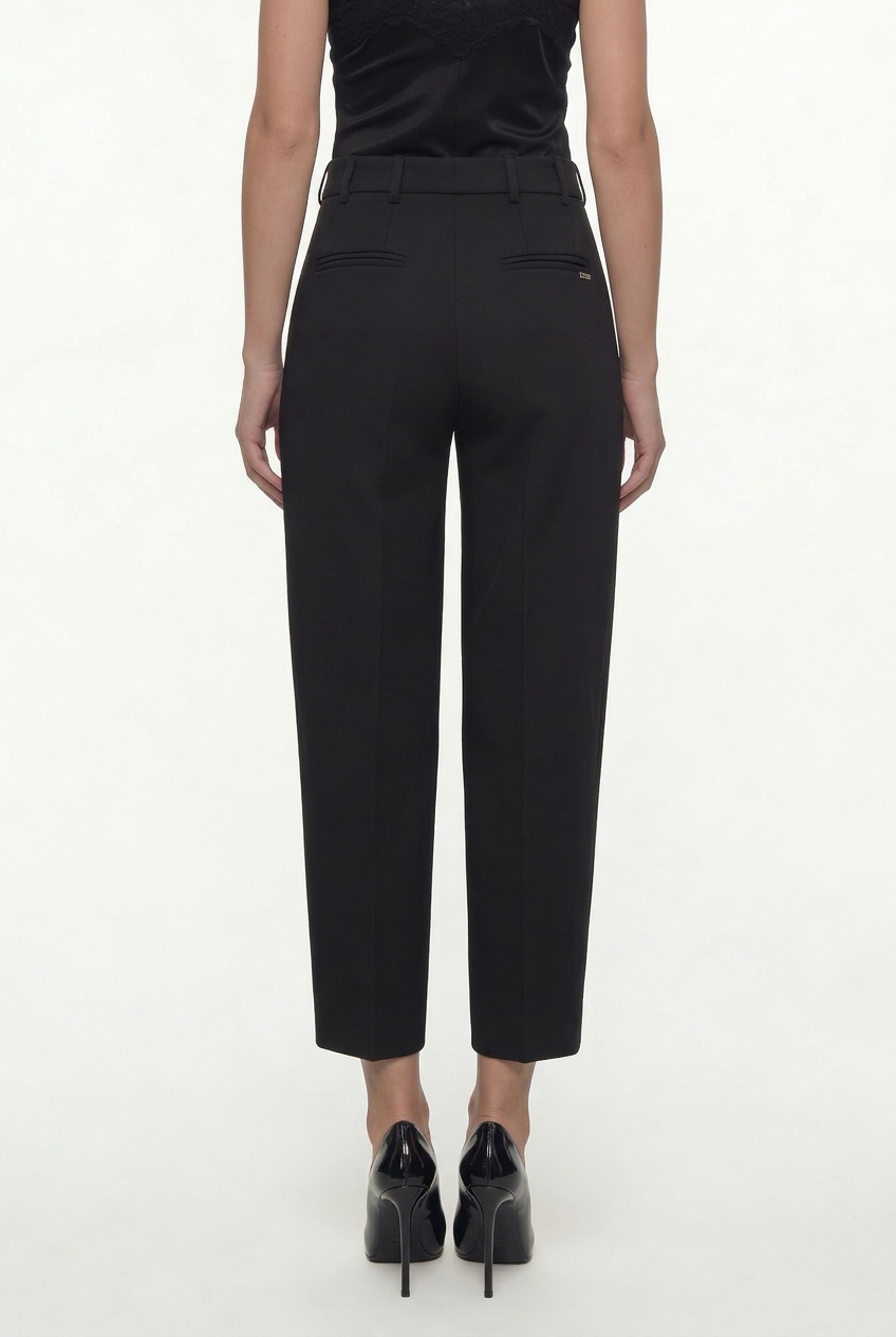 TROUSERS WITH PLEAT