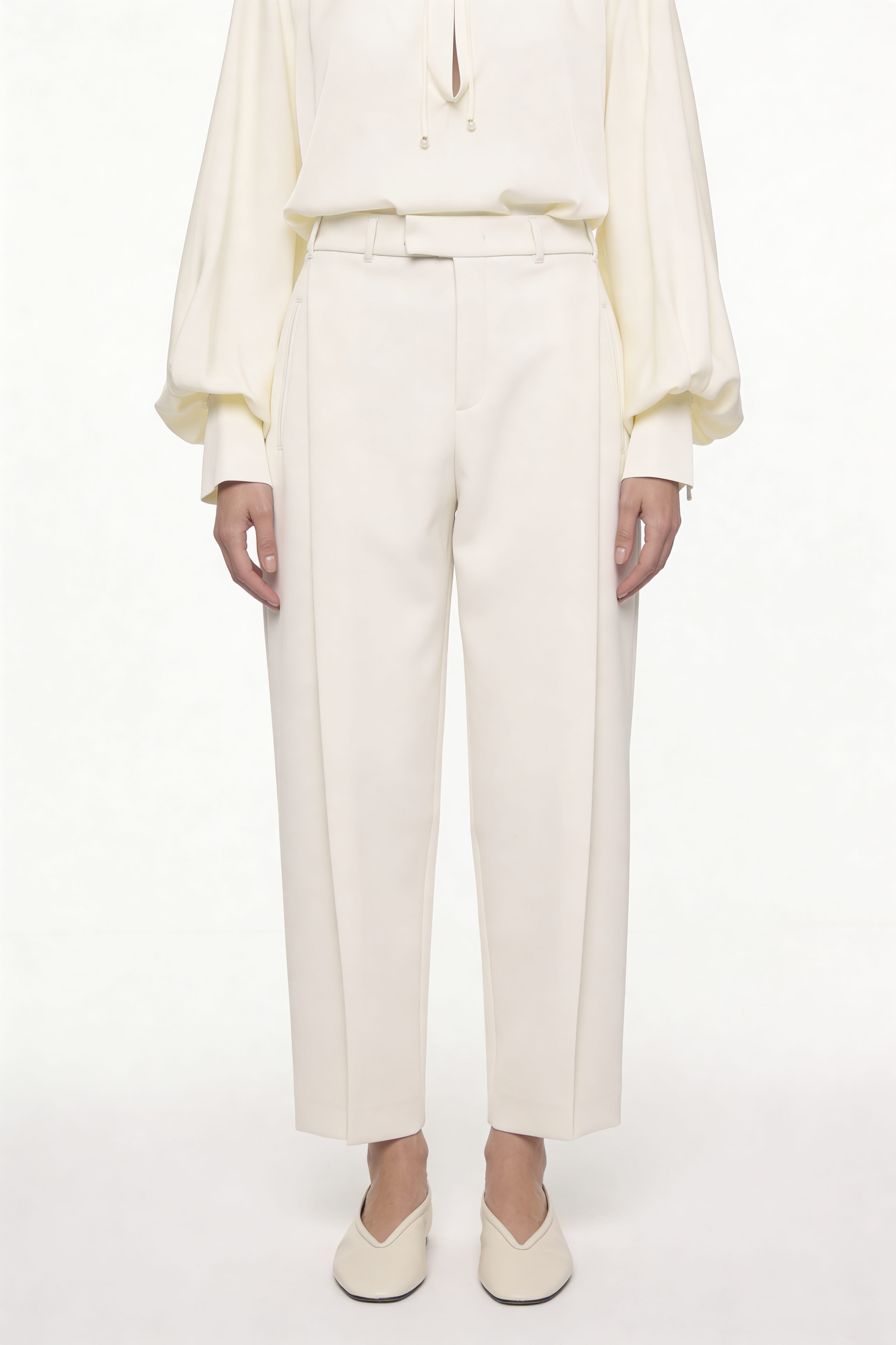 TROUSERS WITH PLEAT