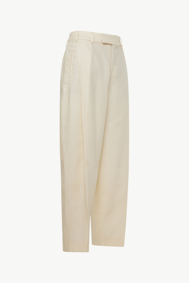 TROUSERS WITH PLEATS TROUSERS WITH PLEATS