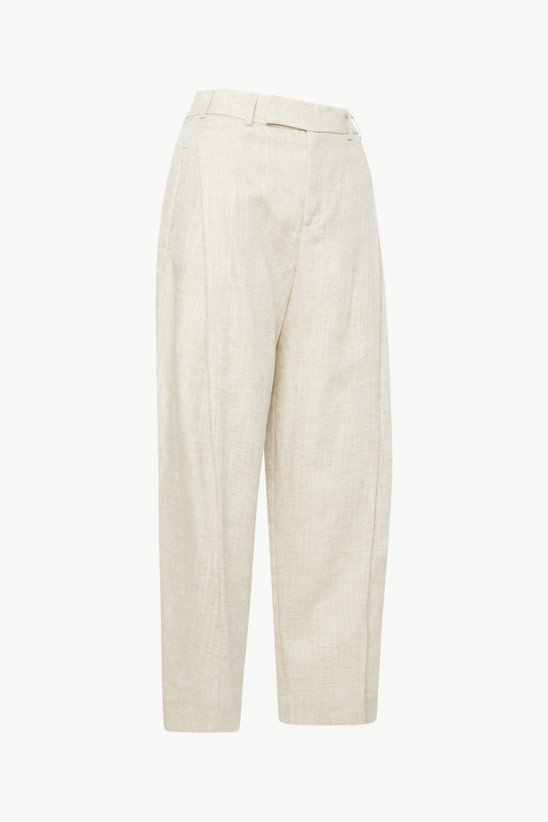 TROUSERS WITH PLEATS