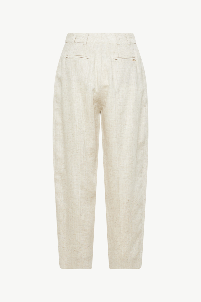 TROUSERS WITH PLEATS