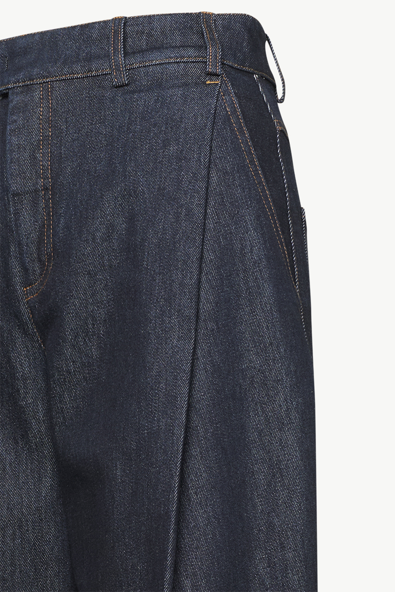 SEMI-BARREL JEANS SEMI-BARREL JEANS