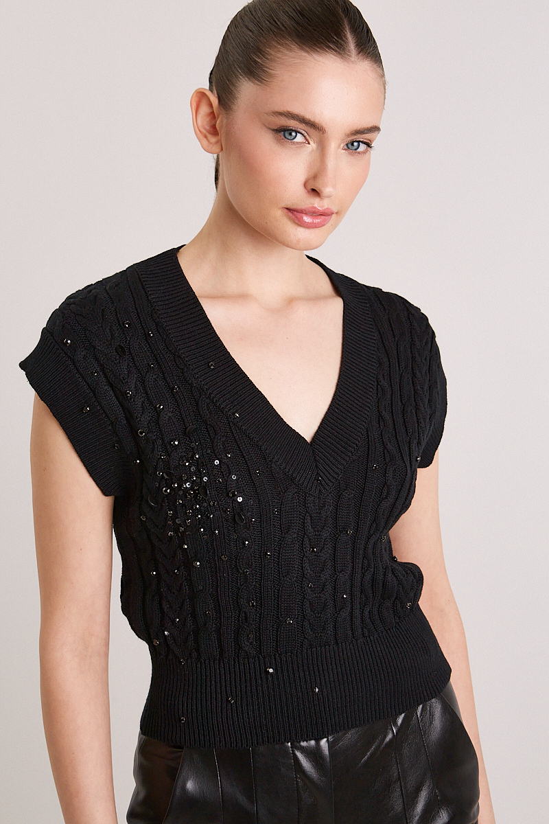 EMBELLISHED KNITTED TOP