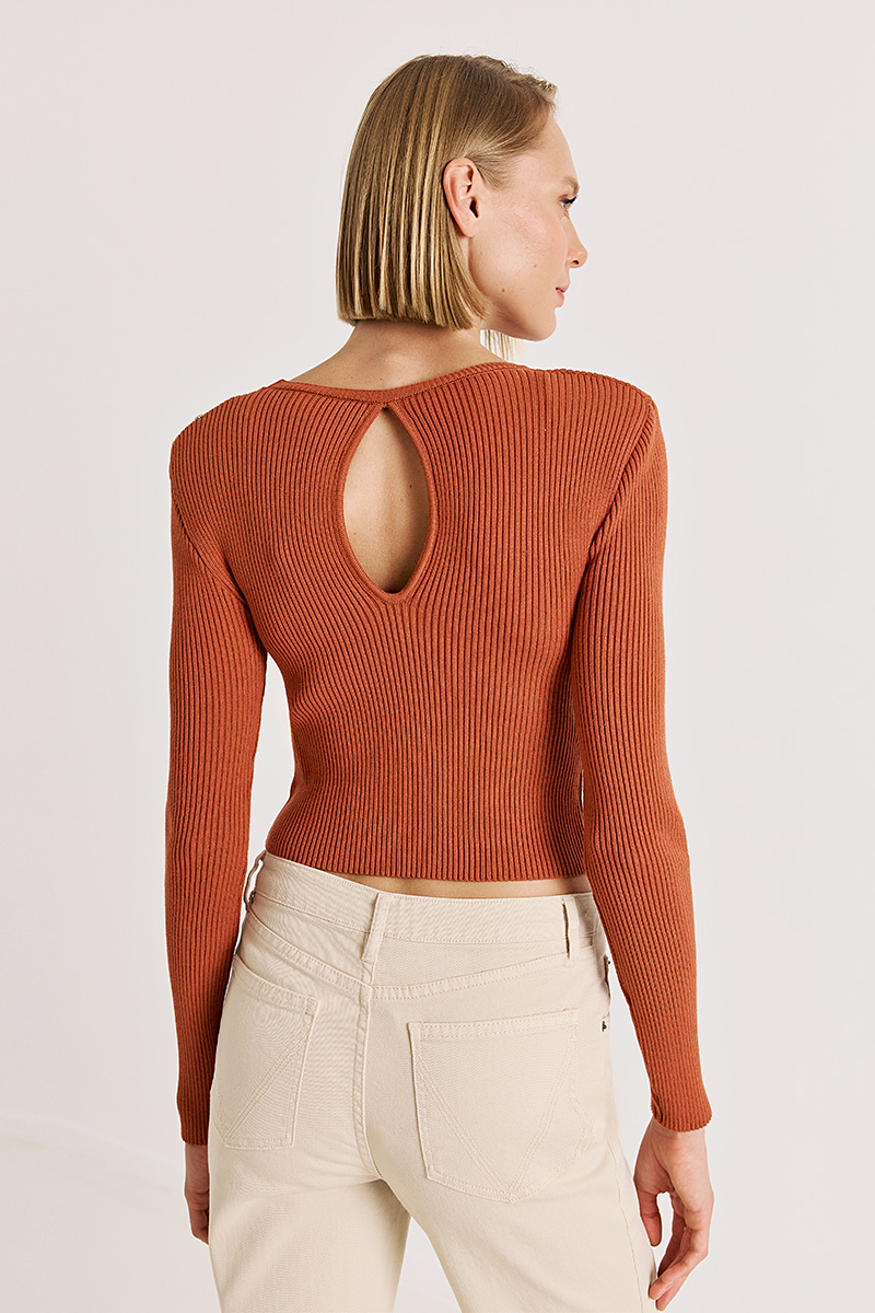 KNIT TOP WITH LONG SLEEVE