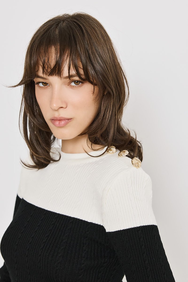 TWO-TONE KNITTED BLOUSE